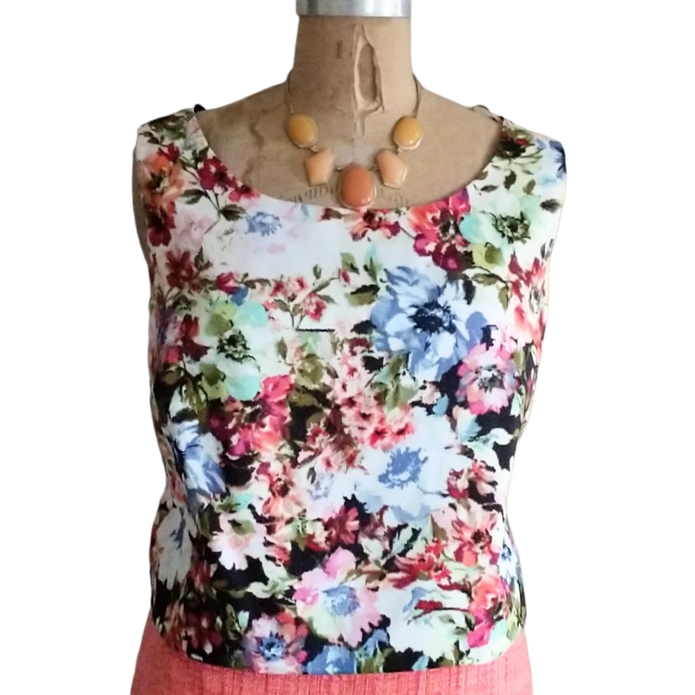 Gabby Skye Split Back Crop Top Size 20W